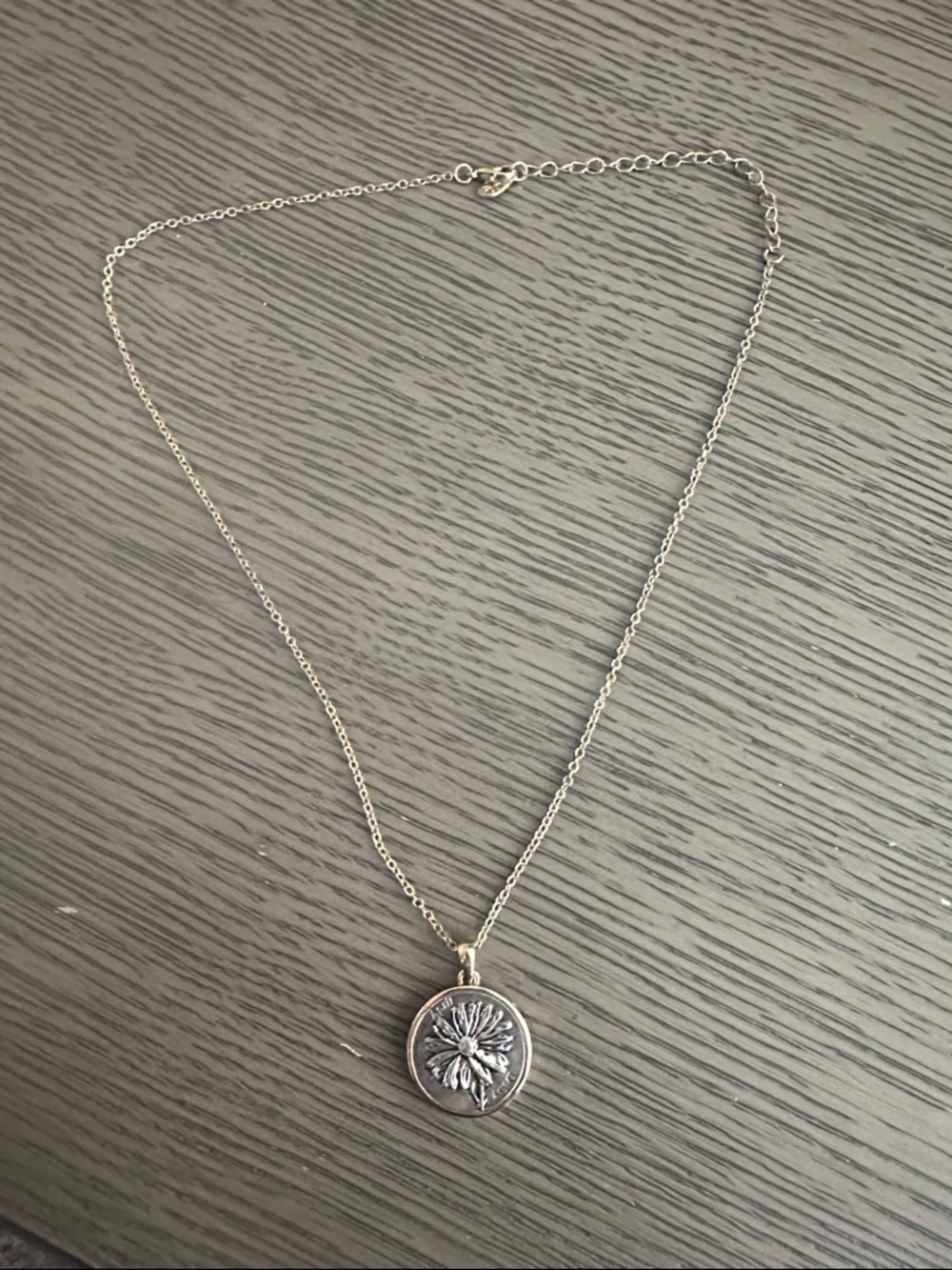 Delicate Costume Jewelry Gold Floral Pendant Necklace - Women Jewelry